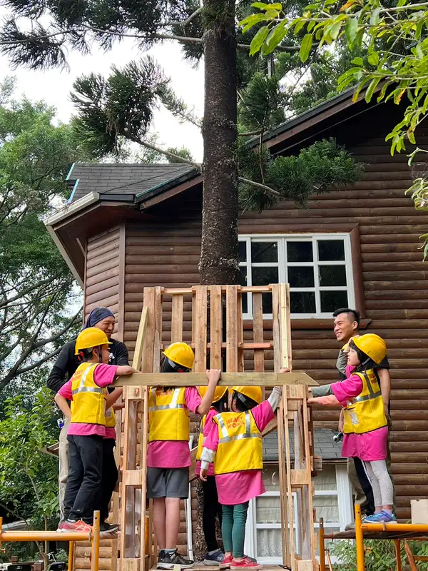 工作坊現場 8/9：2023冬令營，樹屋主結構快搭好了 / Workshop photo 8 of 9